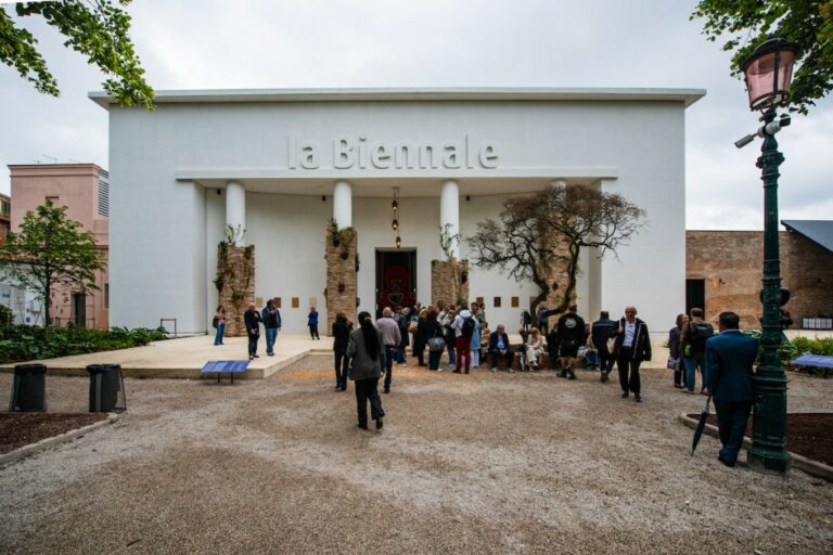 Des artistes de la Biennale de Venise refusent le vote public