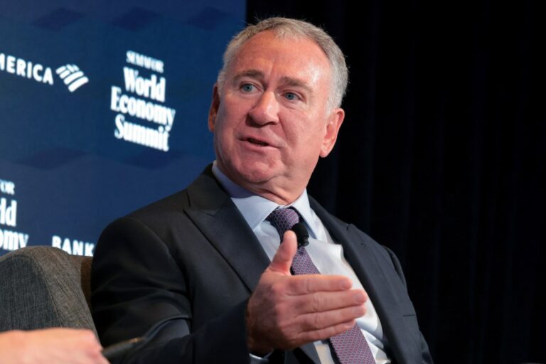 Ken Griffin Acquiert Un Second Exemplaire De La Constitution