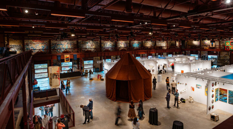 Lancement à Brooklyn : Artistes de la Biennale et Projets Immersifs