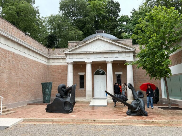 Le Pavillon US d'Alma Allen: Vide et Intriguant