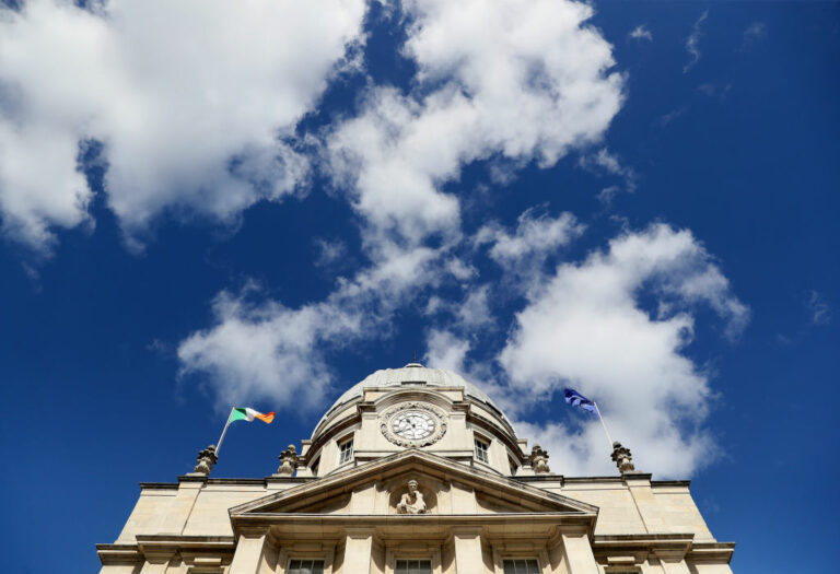 Appel à la loi: Restitution en Irlande