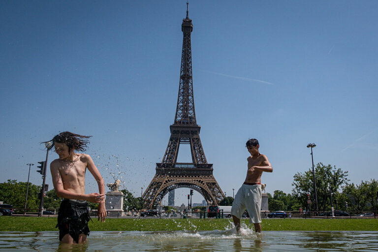 Canicule: Horaires Réduits pour Musées et Sites à Paris