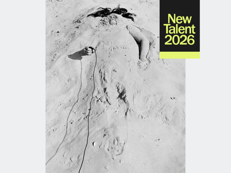 Jenny Calivas: Réinvention photo sous le sable