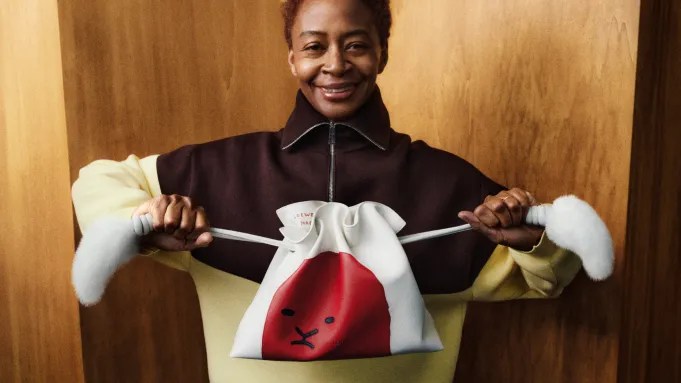Kara Walker et Loewe : Une Campagne Anniversaire Artistique