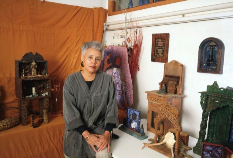 Adieux à Betye Saar : Un Dernier Hommage Vibrant