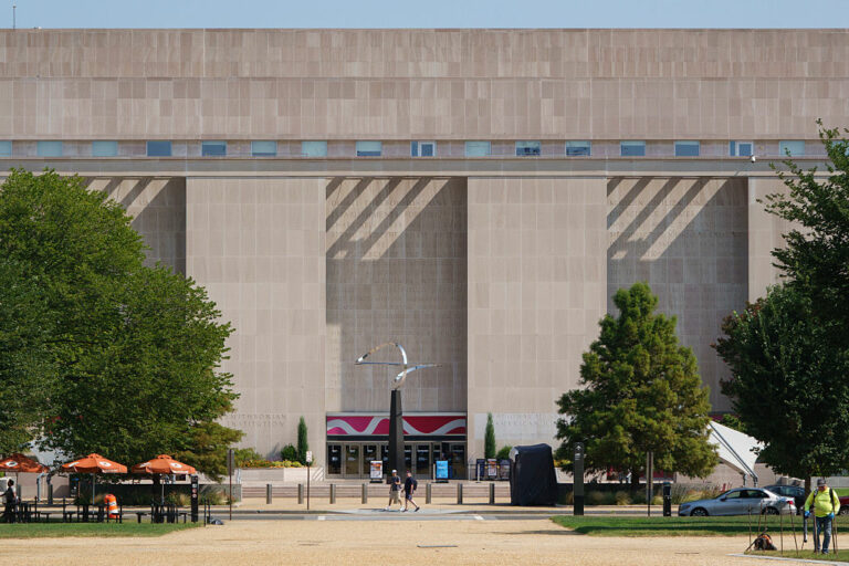 La Maison-Blanche Sabre le Budget du Smithsonian
