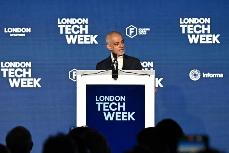 Le Maire de Londres Défend les Musées Gratuits!