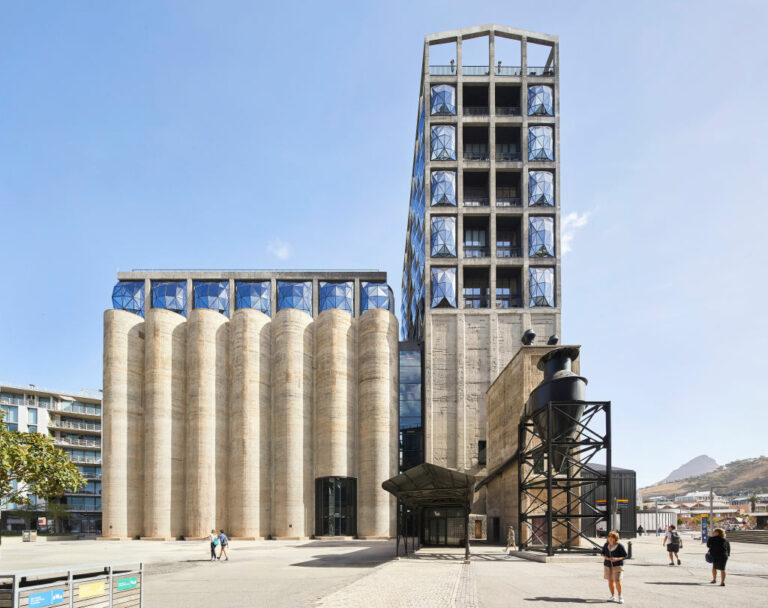 Zeitz MOCAA : Nouvel Élan Après Kouoh, Sotheby’s Frappe Fort !