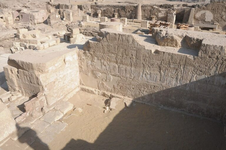 L’entrée d’un temple ptolémaïque découverte en Egypte