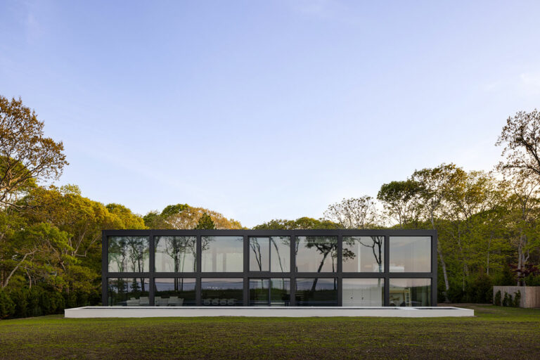 Une maison d’East Hampton inspirée d’un pavillon de maison de verre