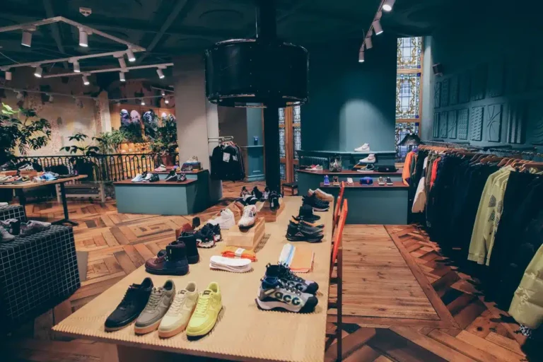 Sns Ferme Ses Boutiques de Paris à Berlin: Sneaker de CETTE ICône de la culture?