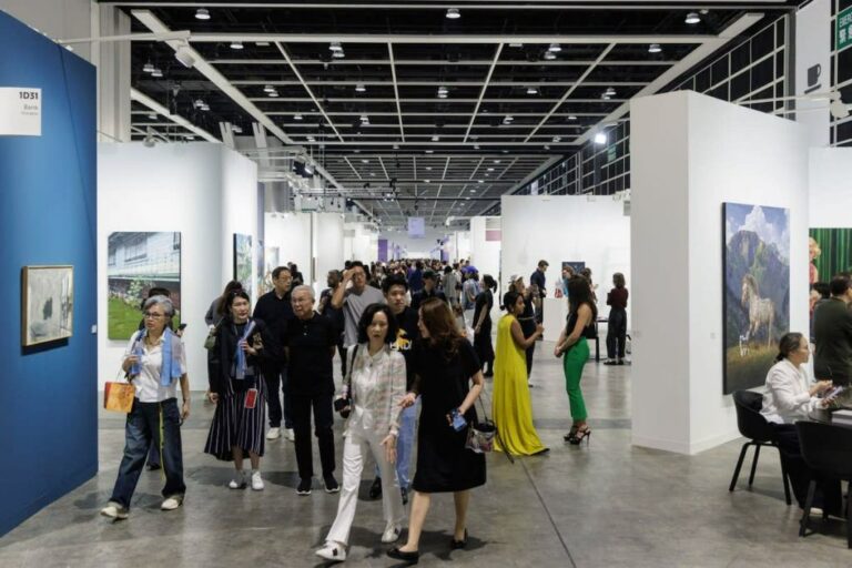 Espoirs pour Art Basel HK, Amendes UK: Actus du 24/03