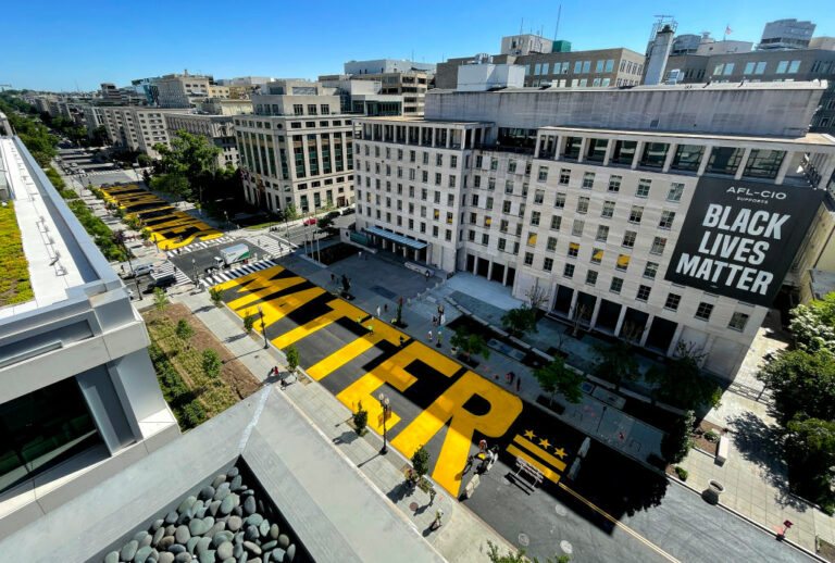 Le Mur Black Lives Matter de D.C. est démantelé !