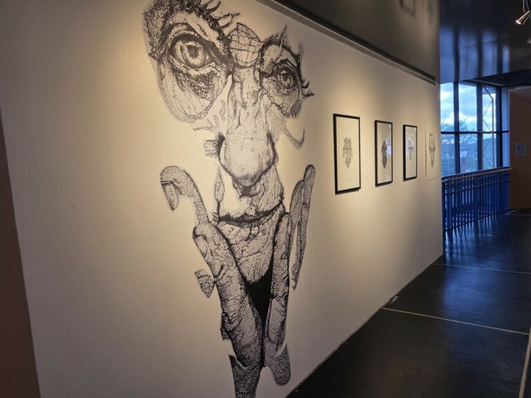 Découvrez l'art du collage au Mans avant les travaux !