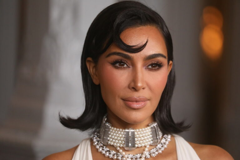Kim Kardashian à Paris : escorte présidentielle pour son procès