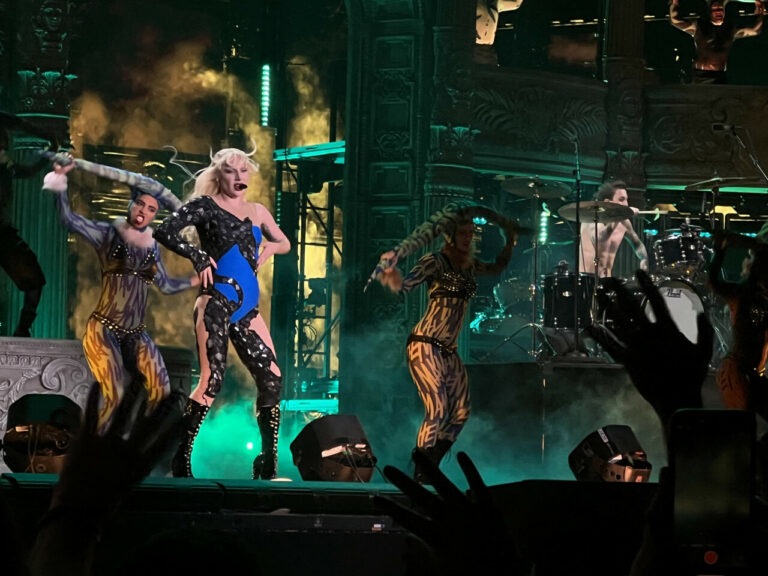 Lady Gaga enflamme Copacabana avec un concert géant !