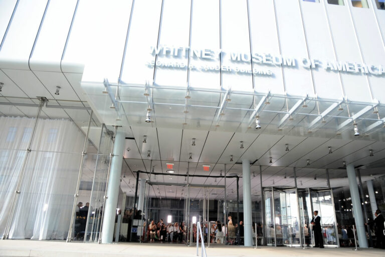 Le Whitney suspend un programme après polémique