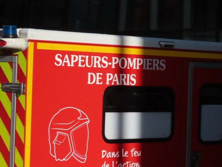 Paris : un enfant de 10 ans secouru, seul et enfermé