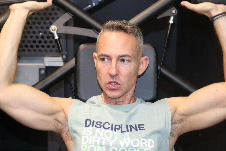 Candidat à Paris 2026, Ian Brossat et sa passion gym