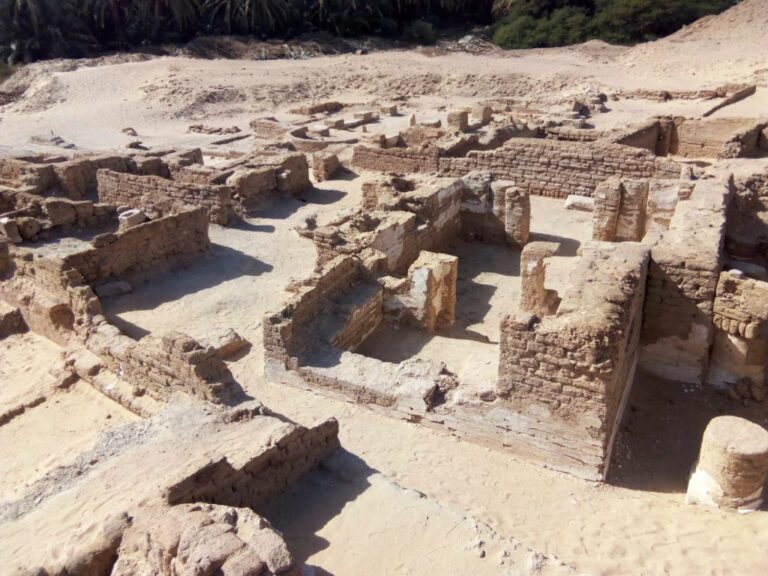 Découverte d'une Cité Antique Chrétienne en Égypte