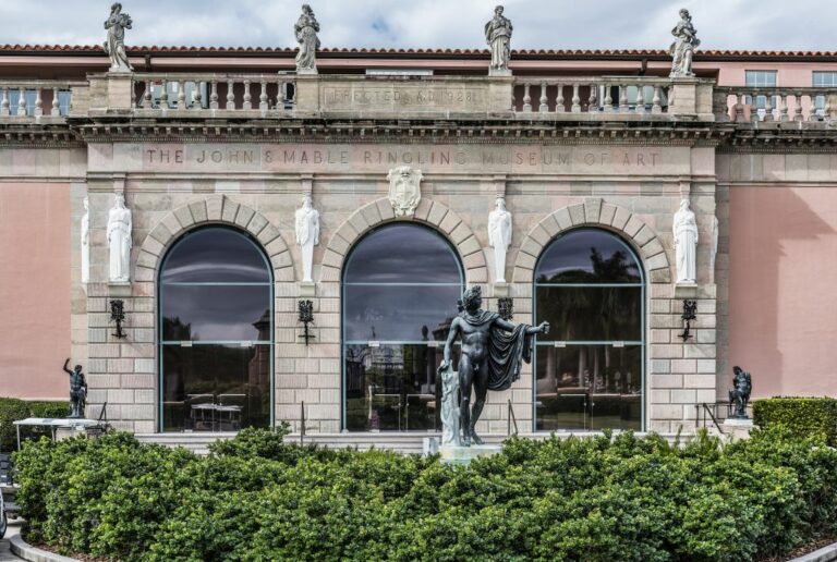 Financement Retiré: Musée Universitaire Floride en Crise