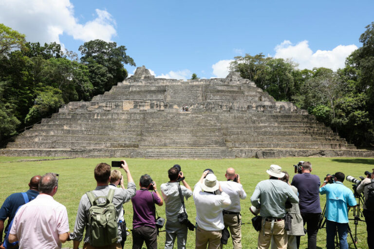 Tombe du roi fondateur Maya découverte au Belize