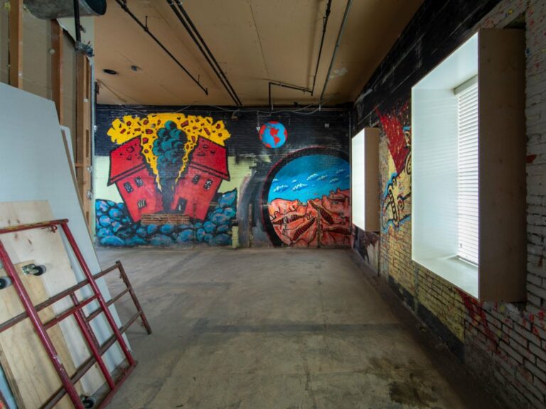 Fresque de Wojnarowicz retrouvée, puis cachée !