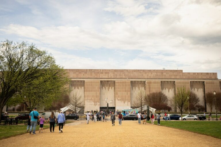 Trump de Retour: Exposition du Smithsonian Réactualisée