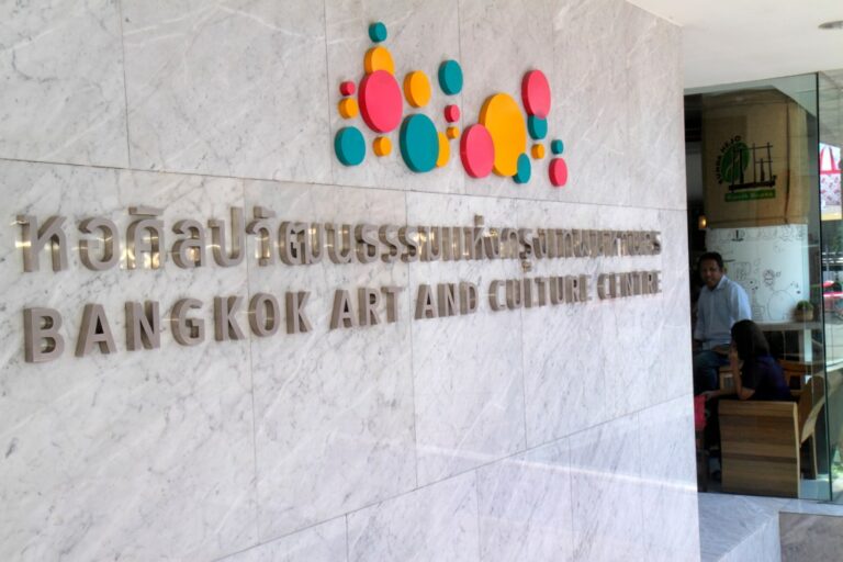Un Artiste Birman Déclare Une Censure Chinoise en Thaïlande