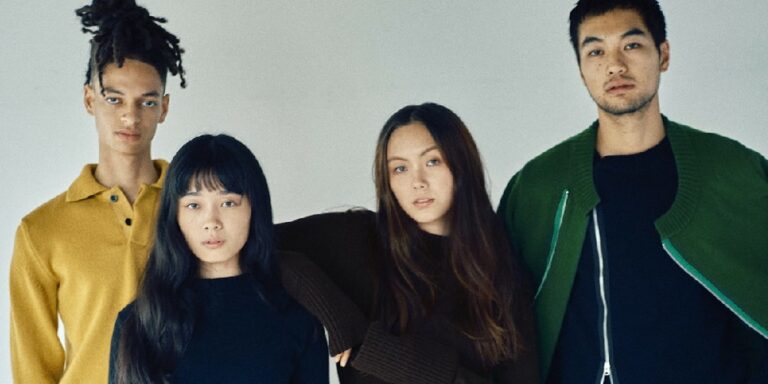 Découvrez la Nouvelle Collection Tricotée par sacai