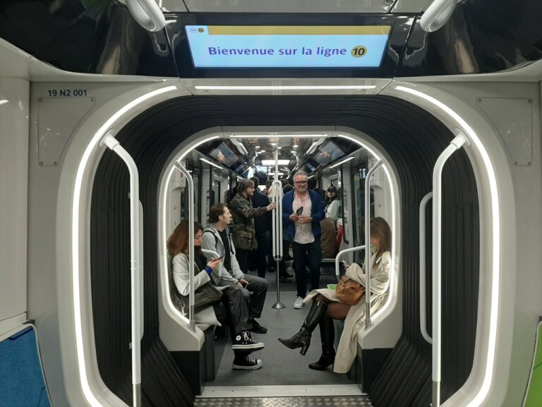 Découvrez l'ère du métro MF19 à Paris aujourd'hui !