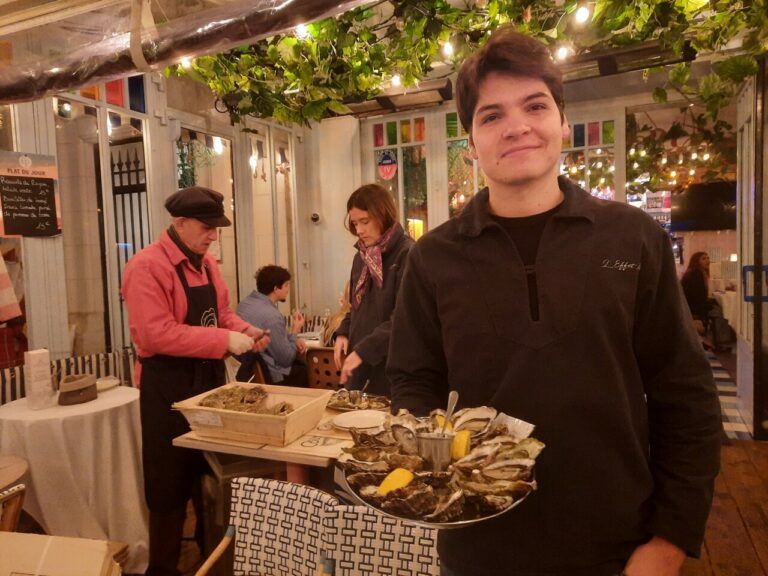 Huîtres à 1€ : la nouvelle tendance des bistrots parisiens