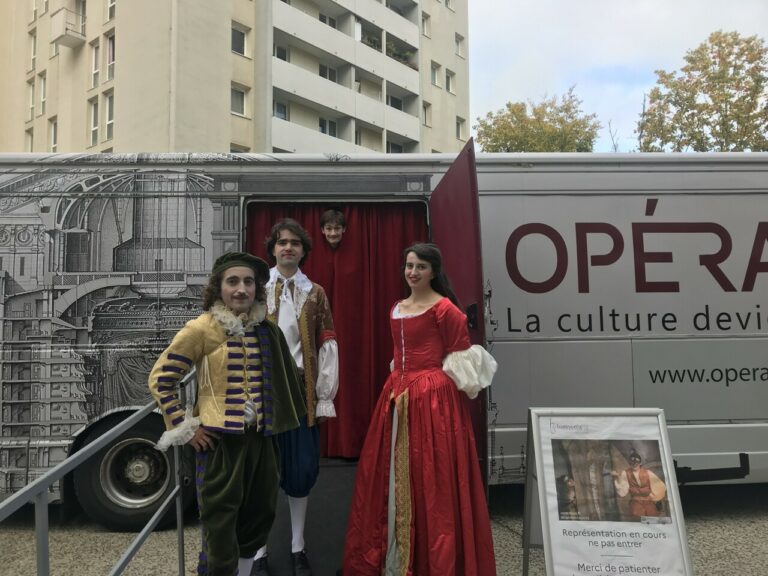 Opérabus: Le baroque enchante un quartier du Val-de-Marne