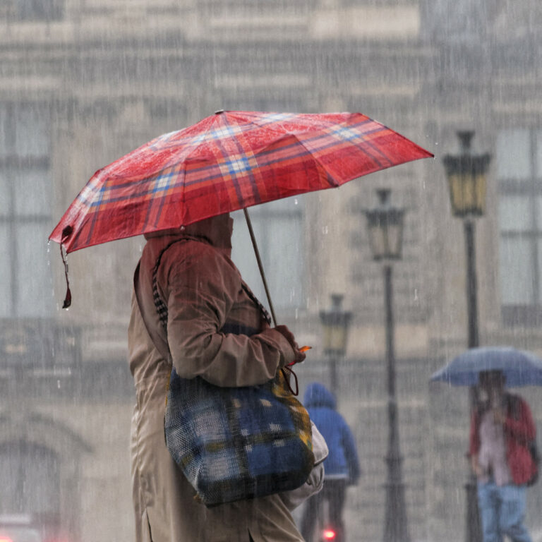 Orages surprise à Paris : vigilance en Île-de-France !