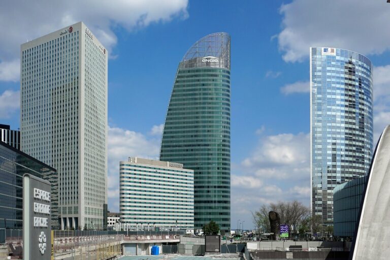 Quel futur pour la tour emblématique de La Défense ?