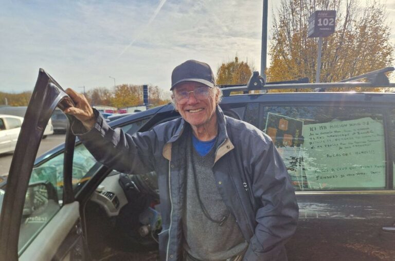 À 75 ans, Roger rêve d'un camping-car pour quitter sa voiture