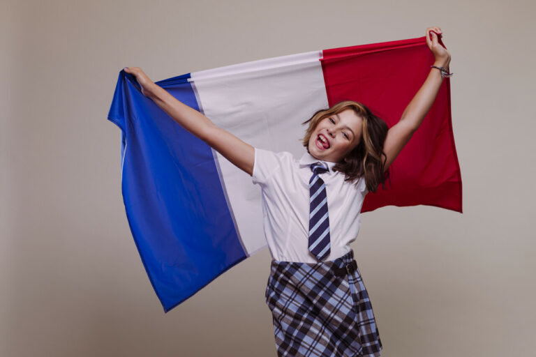 Découvrez Lou Deleuze à l'Eurovision Junior 2025 !