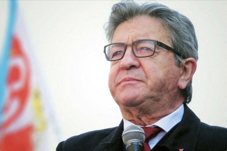 Mélenchon acclamé dans les quartiers du Val-de-Marne !