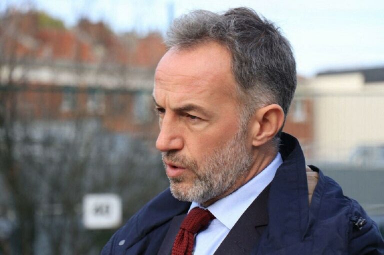 Paris : Grégoire dénonce le temps d'antenne de Dati