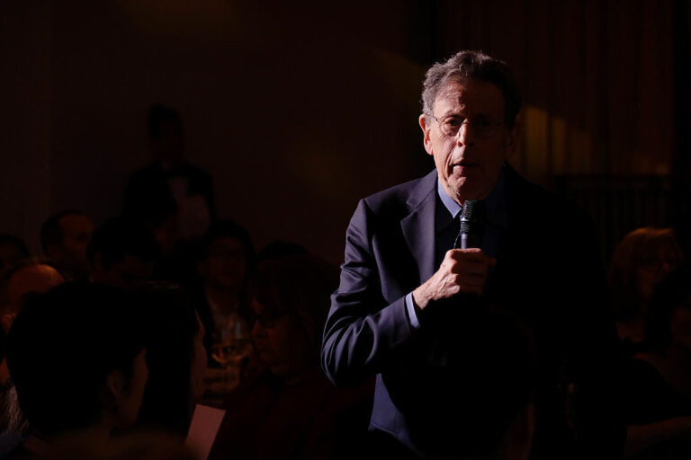Philip Glass Retire sa Symphonie du Kennedy Center