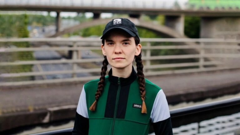 Artiste Irlandais de la Biennale 2024 Jugé pour Protest