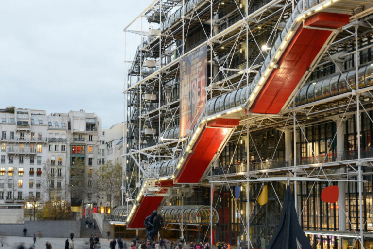 Caméra Cachée Découverte au Centre Pompidou : Choc !