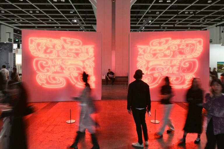 Art Basel HK : Ventes Millionnaires, D'autres Freinent