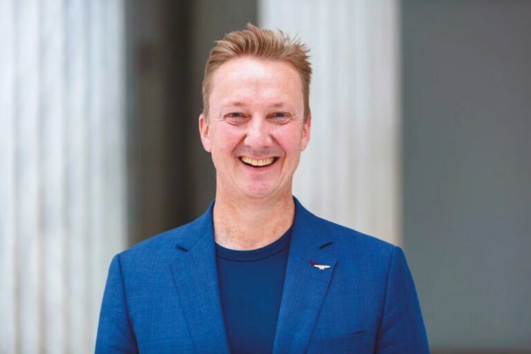 Départ Surprise du Directeur du Musée AKG Buffalo