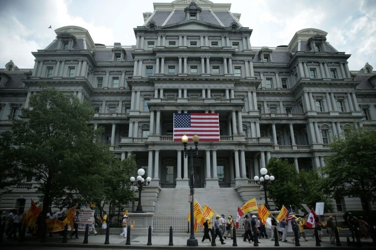 Trump: Peindre l'Eisenhower en Blanc? Impossible!