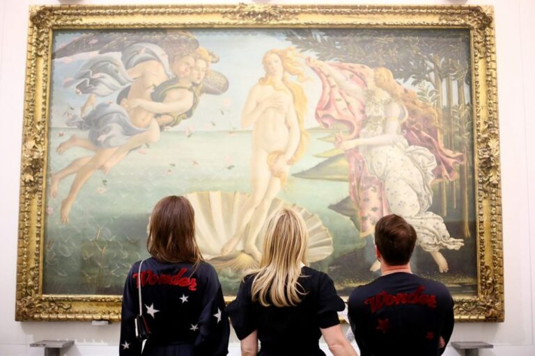 Un design Anishinaabe vers la Lune, cyberattaque à l'Uffizi