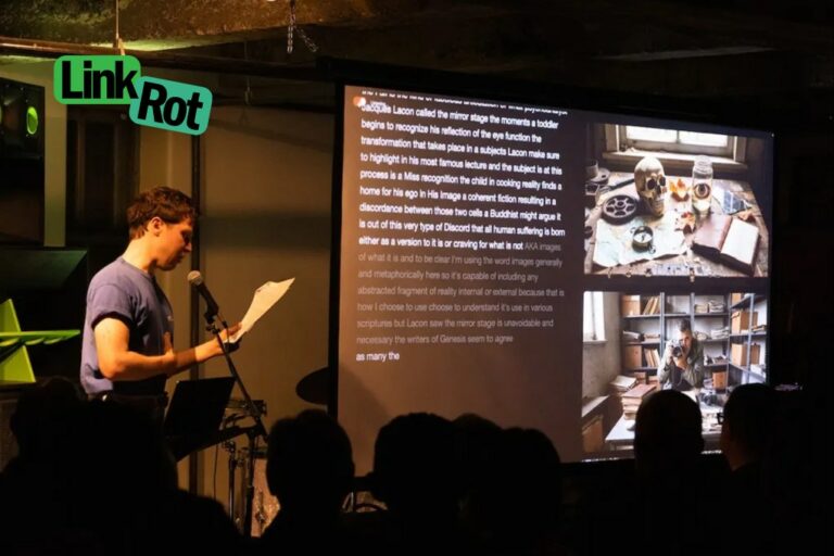 Artistes Décryptent l'Image à l'Ère de l'IA
