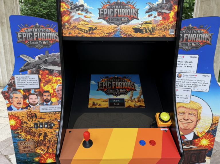 Installation d'art : Jeu vidéo Trump-Iran au National Mall