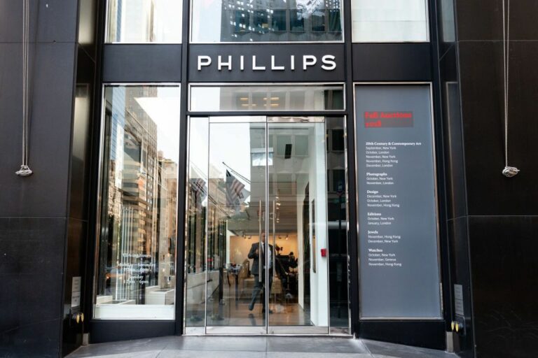 Révolution chez Phillips : Remaniement Imminent !