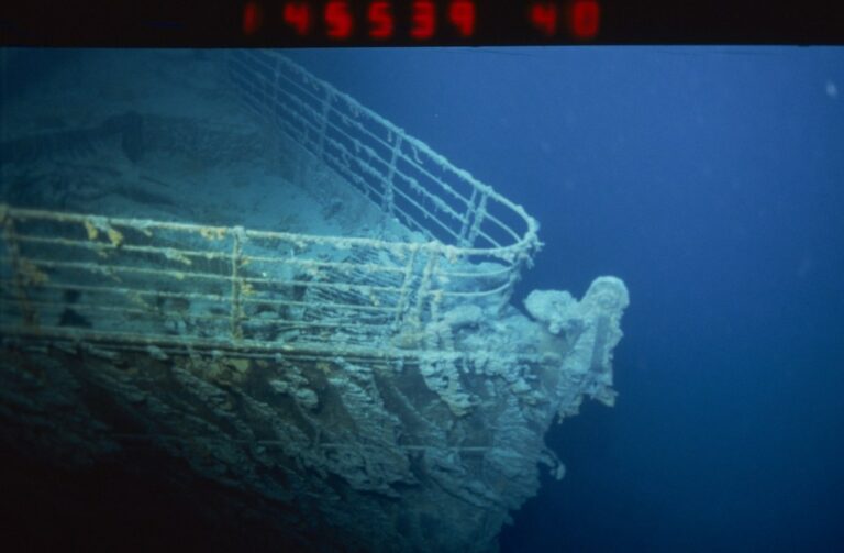 Un Juge Fédéral Stoppe la Vente d'Objets du Titanic
